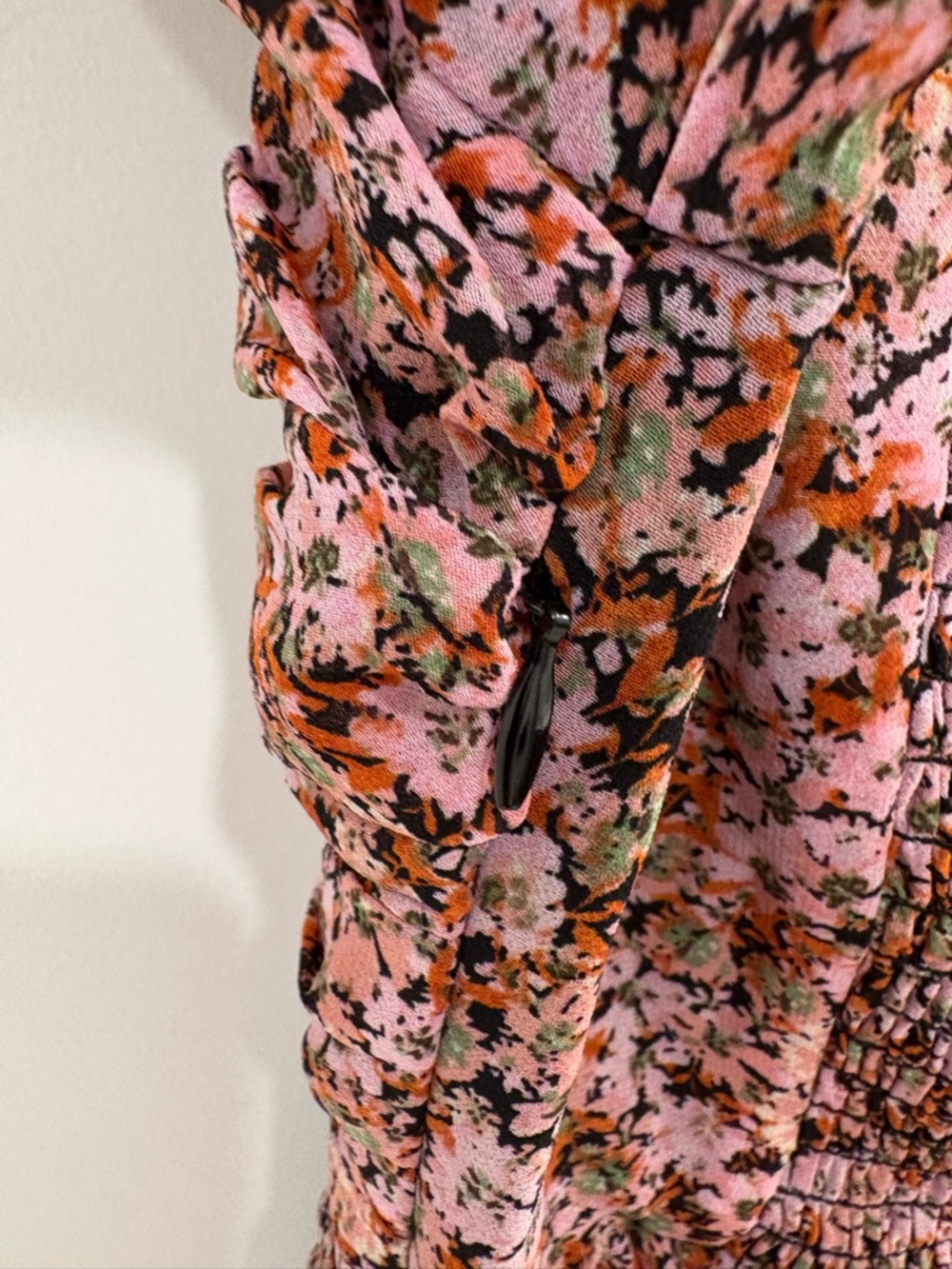ASTR The Label Toni Keyhole Square Neck Smocked Floral Chiffon Blouse Size M - Picture 14 of 14